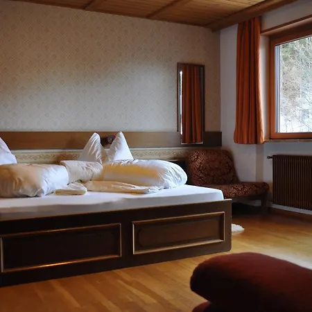 Tyrol Hotel 3*