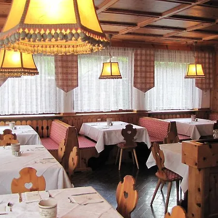 Tyrol Hotel