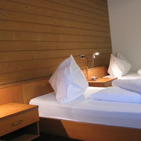 Tyrol Hotel 3*